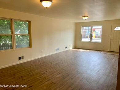 14 N 4th St, Stroudsburg, PA 18360 - photo 5