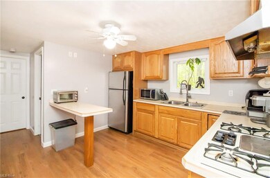 730 Community Rd, Sheffield Lake, OH 44054 - photo 5