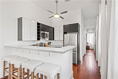 Eat-in kitchen