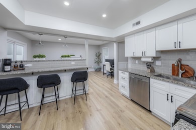 128 Robins Run W, Swedesboro, NJ 08085 - photo 3