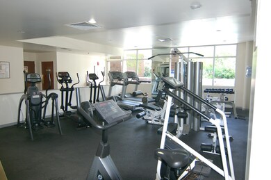 Bay Square unit 513, Cambridge, MA 02139 - photo 3