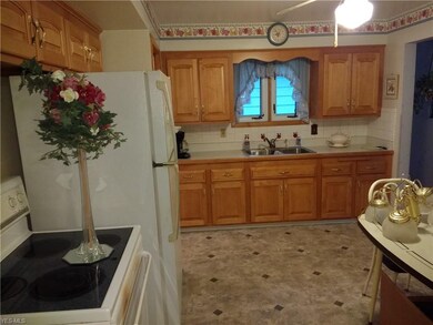 19270 Mccracken Rd, Maple Heights, OH 44137 - photo 7