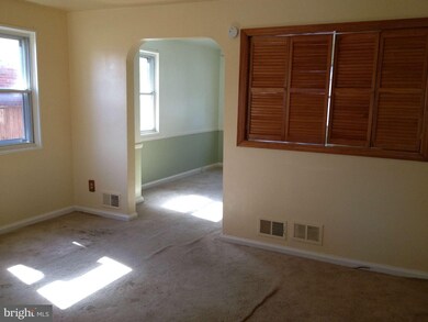 412 Westshire Dr, Catonsville, MD 21228 - photo 4