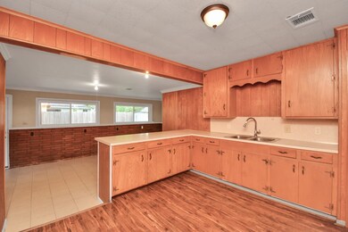 59 Trenwood Ln, Houston, TX 77022 - photo 4