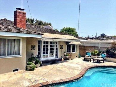 Retractable awning off of Family Room, plenty of r