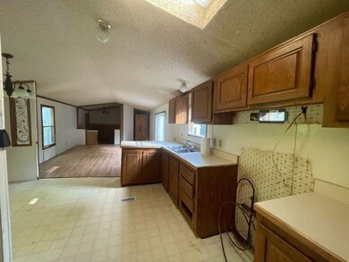 235 Cummings Hill Rd, Plymouth, NH 03264 - photo 7