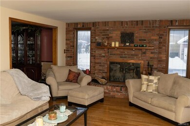 1450 Doebler Dr, North Tonawanda, NY 14120 - photo 6