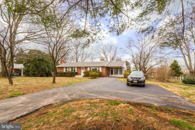 10609 Johns Hopkins Rd, Laurel, MD 20723 - photo 4