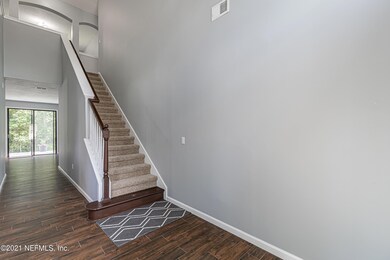 5 Foyer