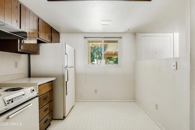 2440 W Rue de Lamour Ave, Phoenix, AZ 85029 - photo 7