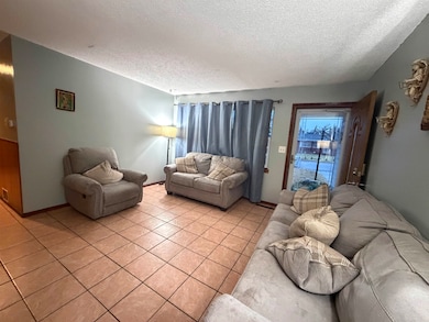 2218 Howell Ave, Dodge City, KS 67801 - photo 5