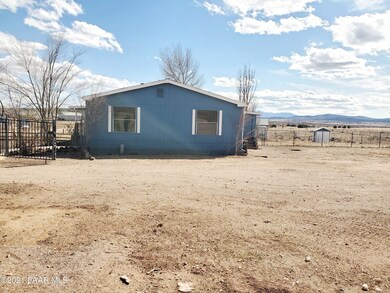 24820 N San Francisco St, Paulden, AZ 86334 - photo 3