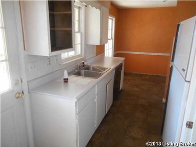 9010 Stockton Ct, Louisville, KY 40291 - photo 3