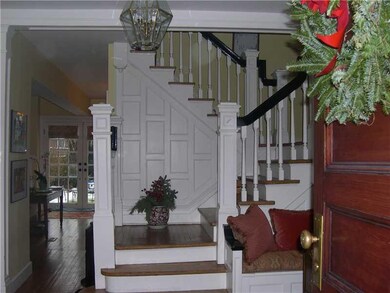 Entry/Foyer.