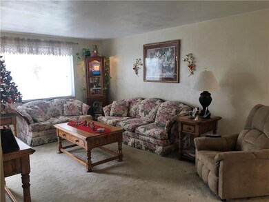 The large front window lets in lots of light, no d