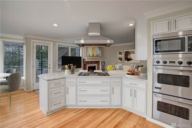 8565 E Mercer Way, Mercer Island, WA 98040 - photo 7