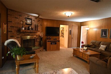 8109 Newman Dr, North Richland Hills, TX 76180 - photo 3