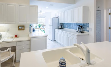 7137 Cedar Hollow Cir unit 22-201, Bradenton, FL 34203 - photo 5