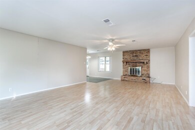 2002 Brentwood St, Gainesville, TX 76240 - photo 4