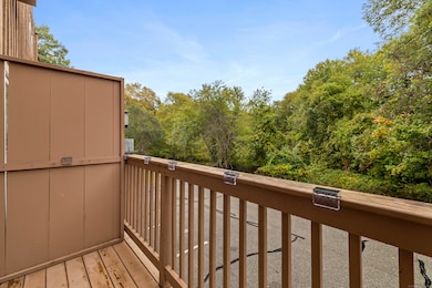 39 Ash Dr unit 9, Gales Ferry, CT 06335 - photo 6
