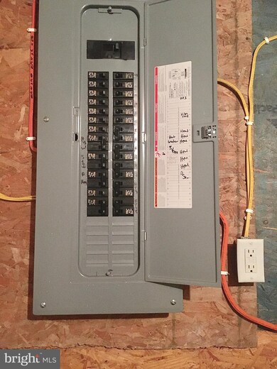 724 E Commerce St, Shamokin, PA 17872 - photo 4