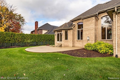 52221 Chickadee, Shelby Township, MI 48315 - photo 4