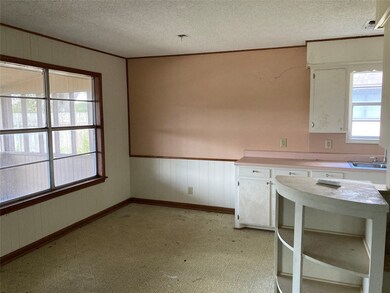 3809 Heatherglen St, Bay City, TX 77414 - photo 5