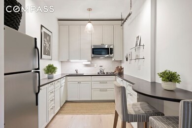 The Quaker Ridge unit 12M, New York, NY 10010 - photo 4