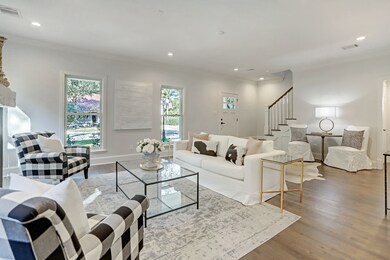 636 E 7th 1/2 St, Houston, TX 77007 - photo 6