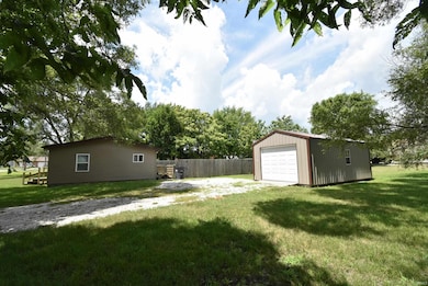 110 W Goss St, Kentland, IN 47951 - photo 2