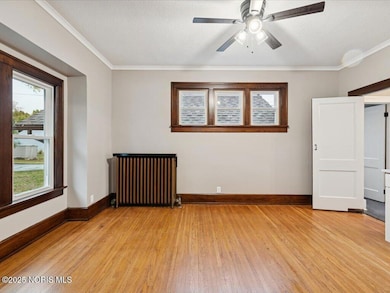 12-905-S-West-St-Windowstill