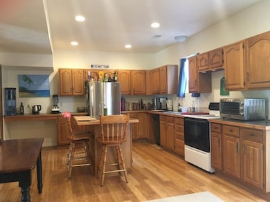 Large Eat in-Kitchen with tons of Cabinet Space an