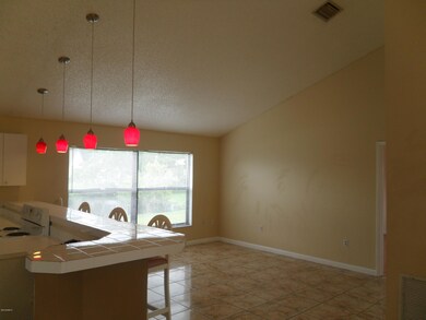 Breakfast Bar and open living
