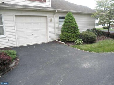 140 Lindfield Cir, Macungie, PA 18062 - photo 3