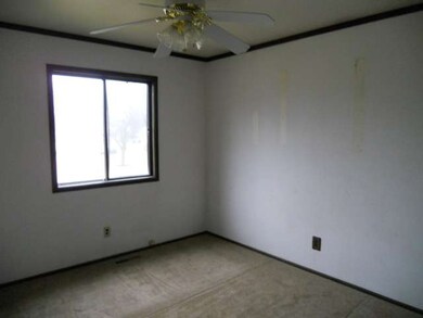 976 Camelot Dr, Crystal Lake, IL 60014 - photo 7