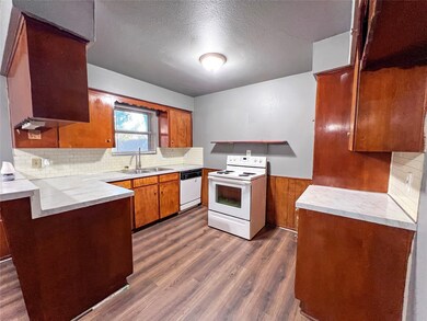 13934 Woodforest Blvd, Houston, TX 77015 - photo 7