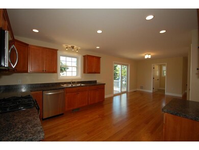 19 Elizabeth Ave, Manchester, NH 03103 - photo 3