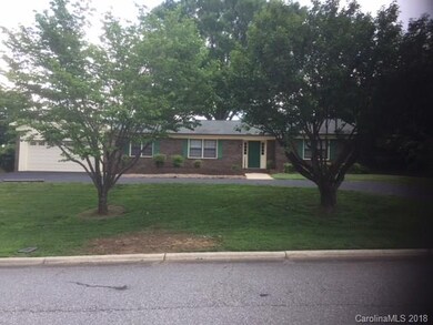 906 Carolyn St, Statesville, NC 28677 - photo 2