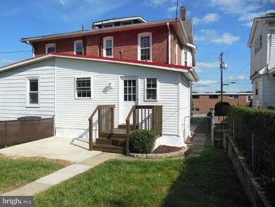 59 W Pennsylvania Ave, Downingtown, PA 19335 - photo 4