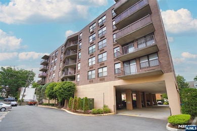 200 Division St unit 3F, Cliffside Park, NJ 07010 - photo 2