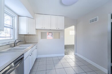 819 Suffolk Ave, Westchester, IL 60154 - photo 4