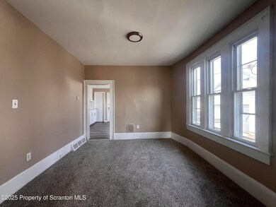 1102 Dartmouth St, Scranton, PA 18504 - photo 5