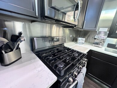 2711 W Congress Pkwy unit 3, Chicago, IL 60612 - photo 3
