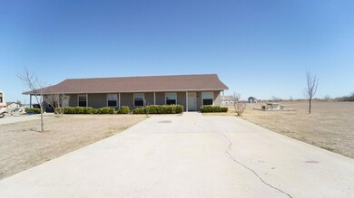 327 S Blue Jay Ct, Weatherford, TX 76088 - photo 2