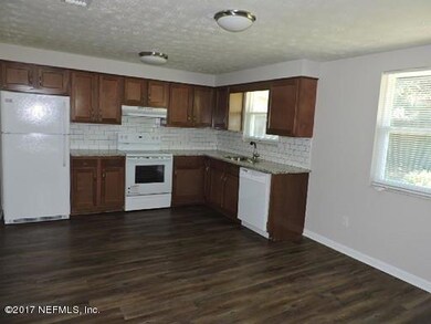 5154 Broken Arrow Dr N, Jacksonville, FL 32244 - photo 4