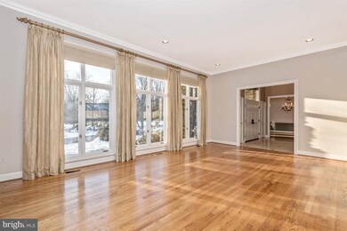 9902 Avenel Farm Dr, Potomac, MD 20854 - photo 2