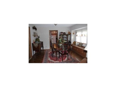 Dining Room w/window seat