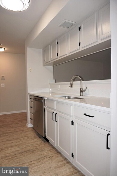 3580 Sherbrooke Cir unit 202, Woodbridge, VA 22192 - photo 6