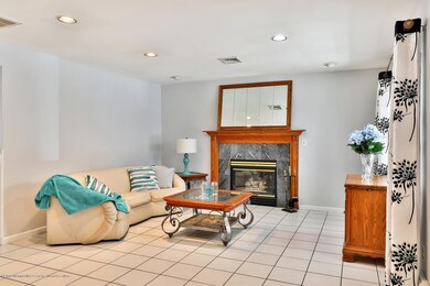 467 W Lincoln Ave Oakhurst NJ-large-010-