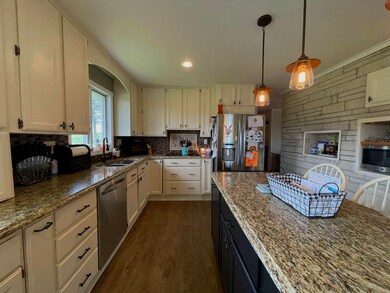 5 - Kitchen